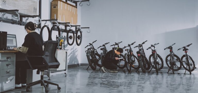 Pyramid Turbo Trainer Intervals: 60-Minute Indoor Cycling Power Session