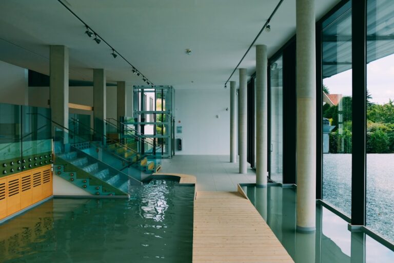 Long Course Pool Swim: 2km Continuous Endurance Set
