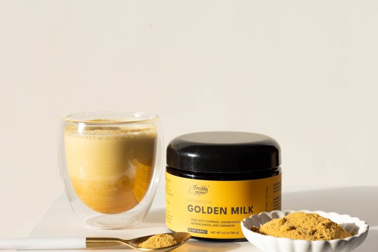 Golden Milk Recovery Smoothie: Anti-Inflammatory Post-Workout Drink