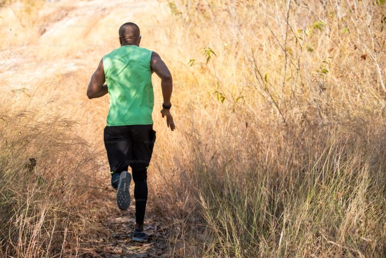 Fartlek Long Surges: 4×5-Minute Tempo Efforts for Triathlon Running