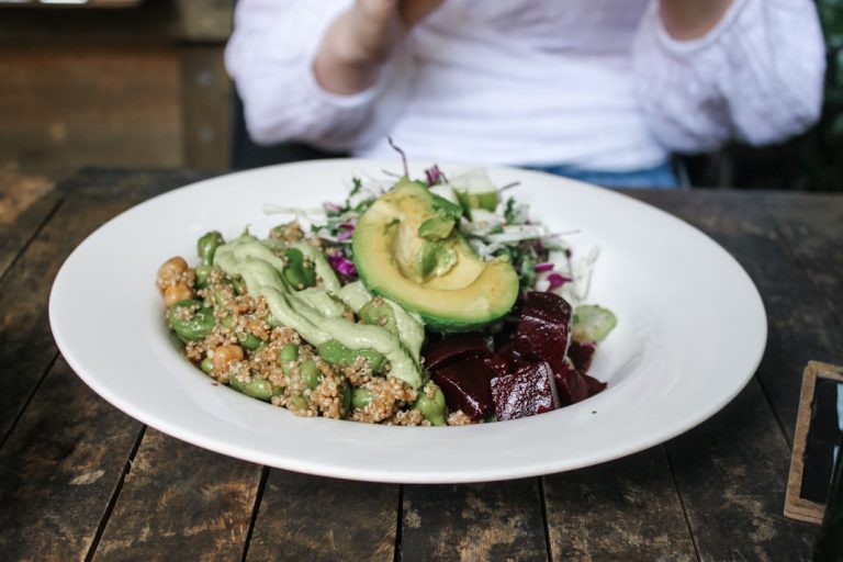 Prawn and Avocado Quinoa Salad: Light Summer Lunch for Athletes