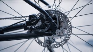 Disc Brakes vs Rim Brakes for Triathlon Bikes: Which Should You Choose?